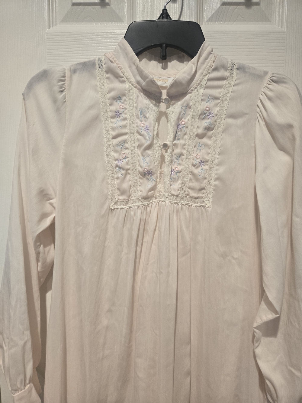 Barbizon Light Pink Long-sleeve Nightgown Cottagecore Prairie Floral Embroidery